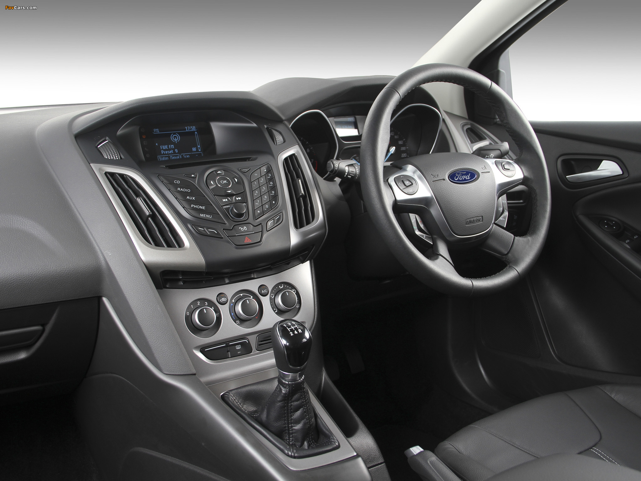 Photos of Ford Focus 5-door ZA-spec 2011 (2048 x 1536)