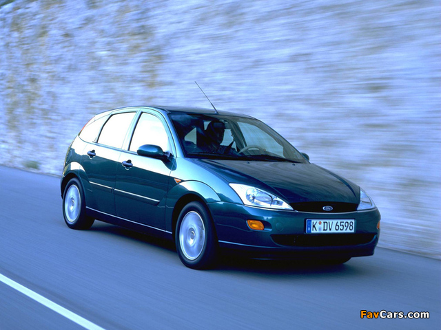 Pictures of Ford Focus Ghia 5-door 1998–2001 (640 x 480)