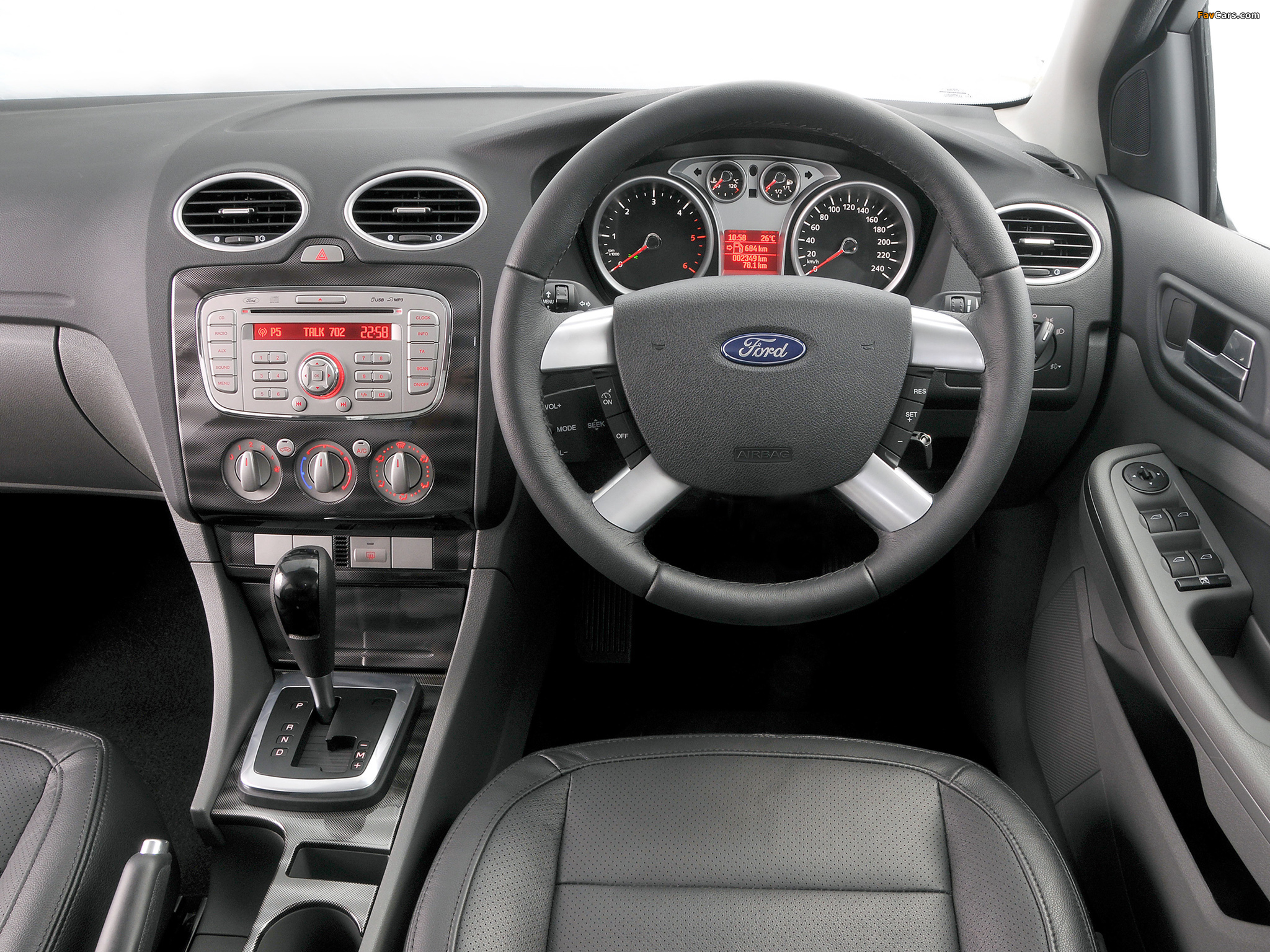 Pictures of Ford Focus Sedan ZA-spec 2009–10 (2048 x 1536)