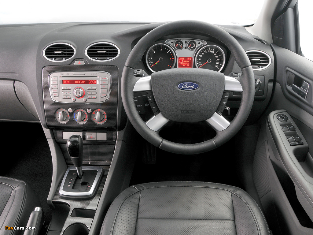 Pictures of Ford Focus Sedan ZA-spec 2009–10 (1024 x 768)