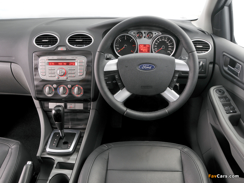 Pictures of Ford Focus Sedan ZA-spec 2009–10 (800 x 600)