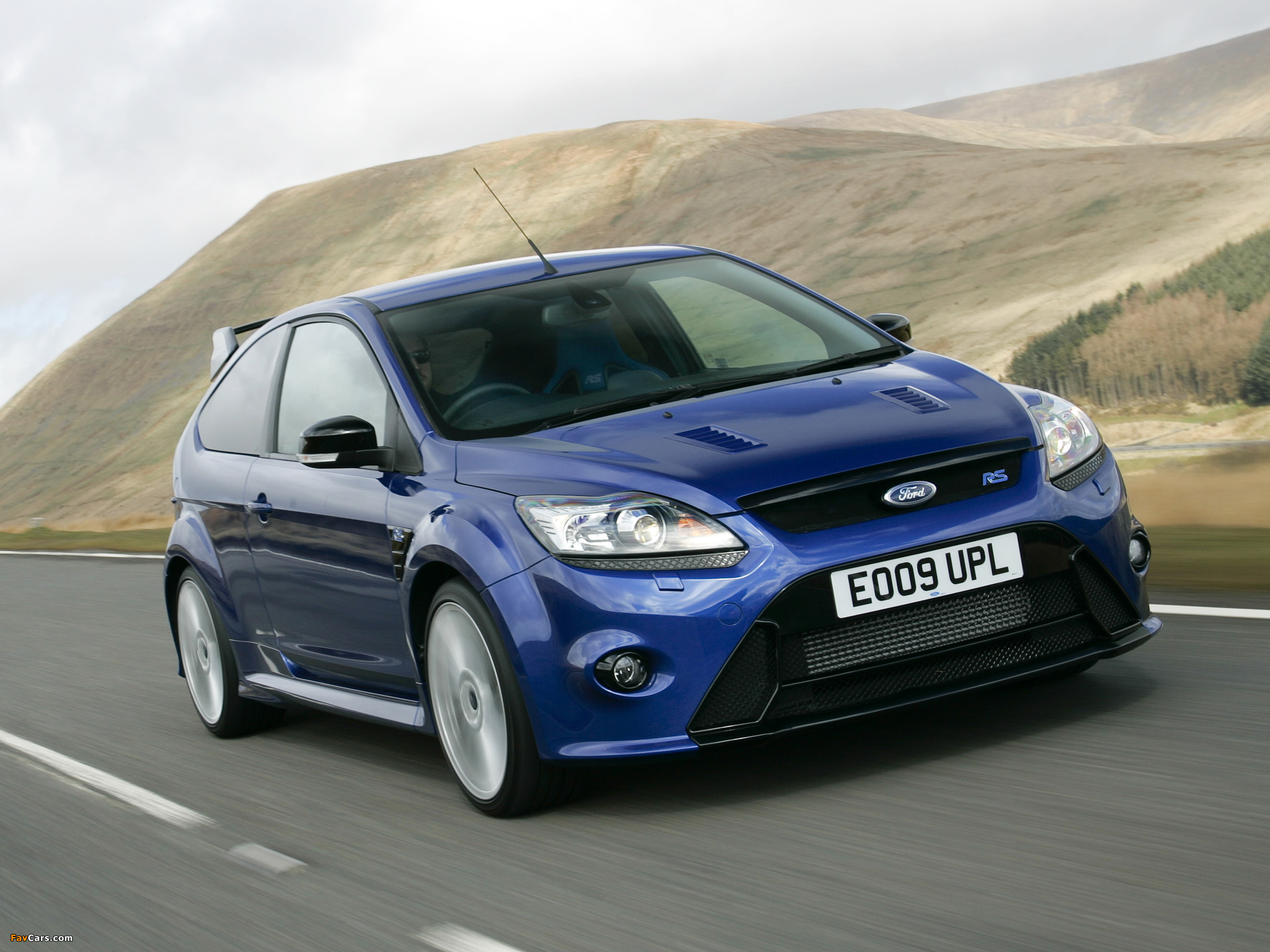 Pictures of Ford Focus RS UK-spec 2009–10 (2048 x 1536)