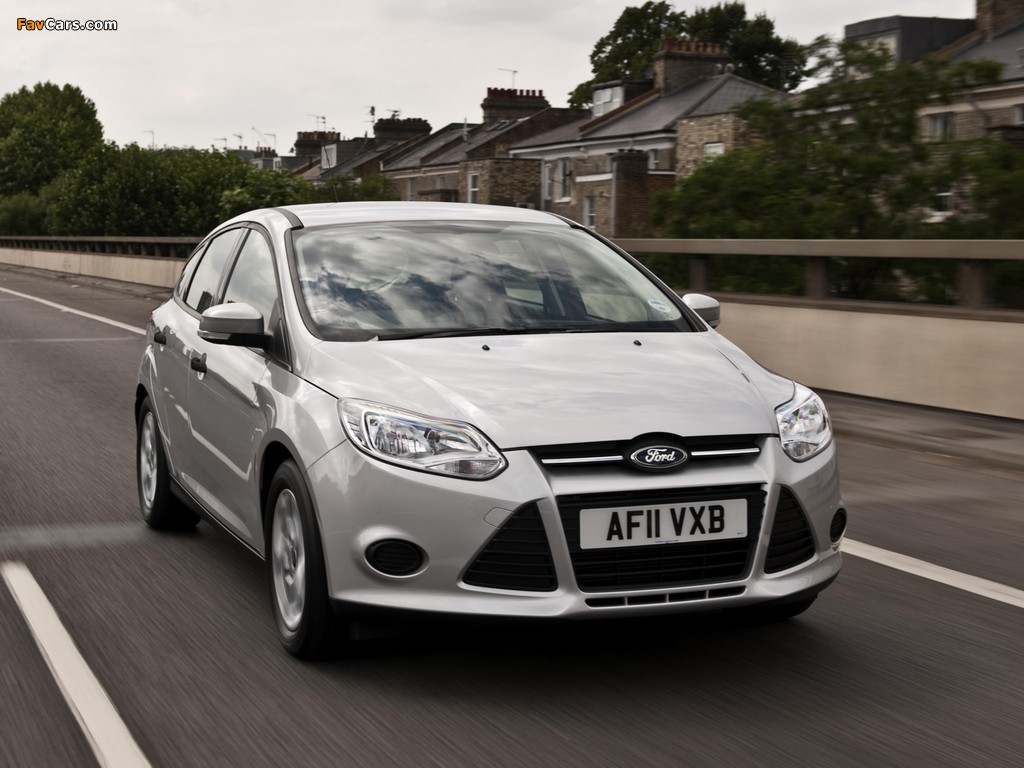 Pictures of Ford Focus 5-door UK-spec 2010 (1024 x 768)