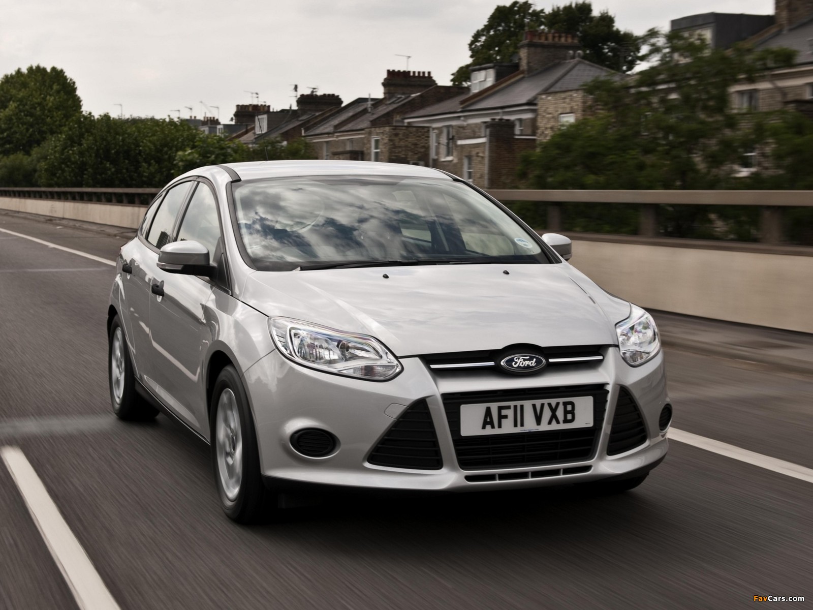 Pictures of Ford Focus 5-door UK-spec 2010 (1600 x 1200)