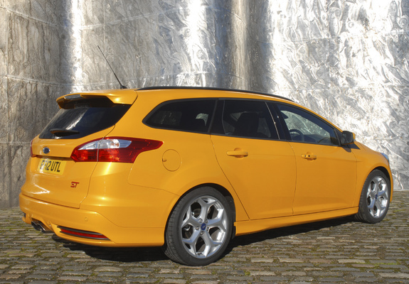 Pictures of Ford Focus ST Wagon UK-spec 2012