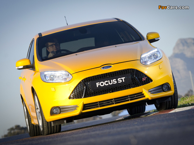 Pictures of Ford Focus ST ZA-spec 2012 (640 x 480)