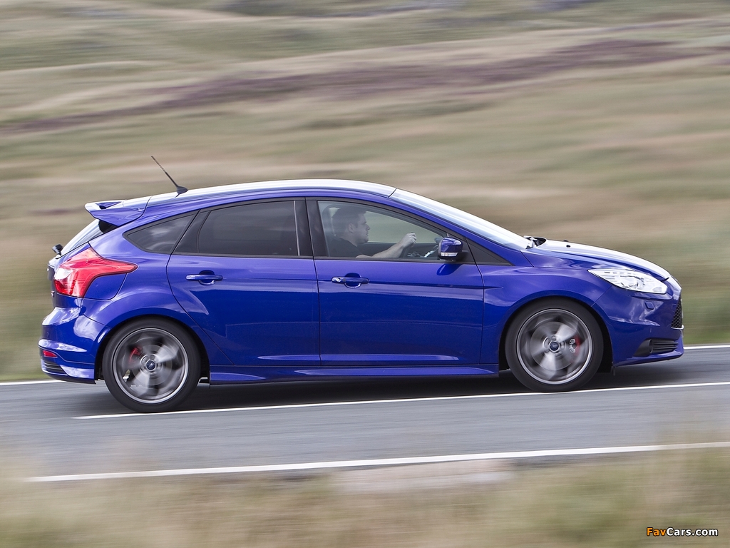 Pictures of Ford Focus ST UK-spec 2012 (1024 x 768)