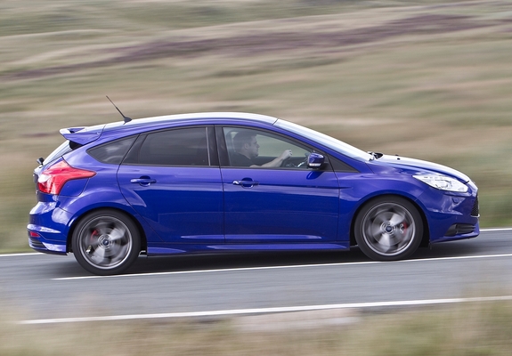 Pictures of Ford Focus ST UK-spec 2012