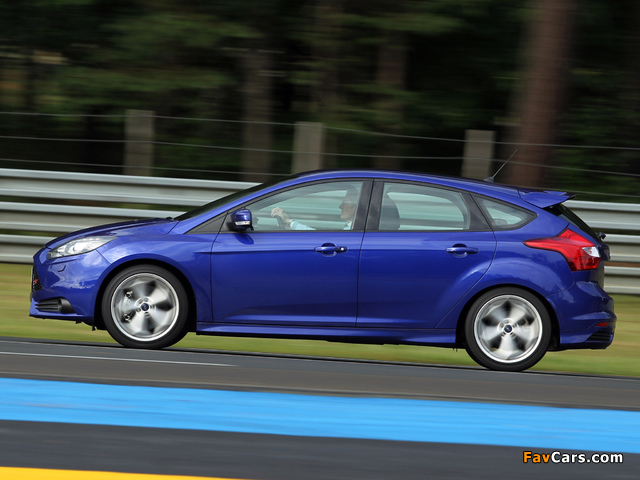 Pictures of Ford Focus ST 2012 (640 x 480)