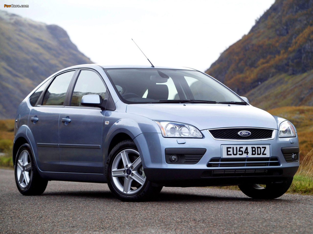 Ford Focus 5-door UK-spec 2004–08 wallpapers (1280 x 960)