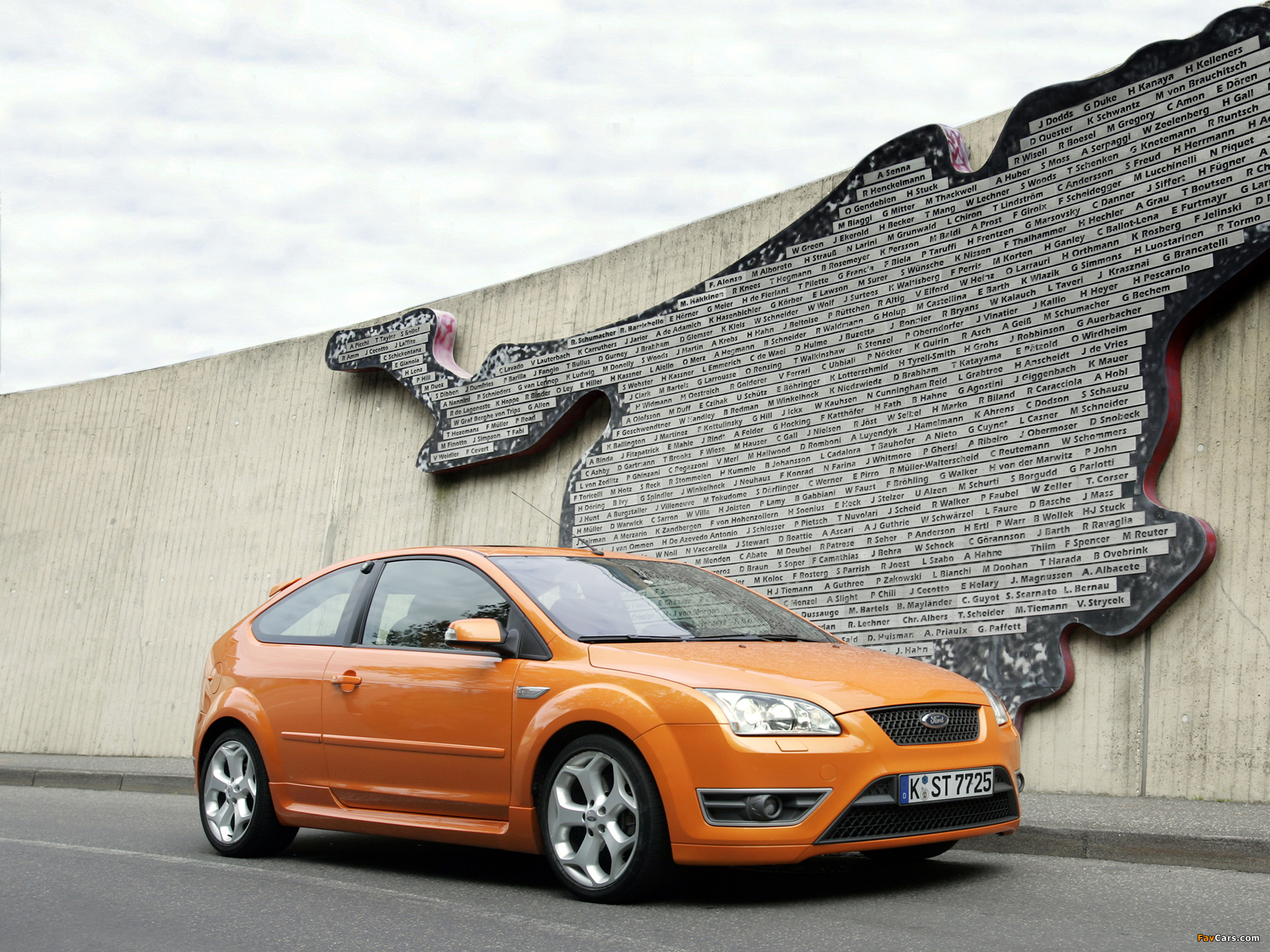 Ford Focus ST 3-door 2005–07 wallpapers (2048 x 1536)