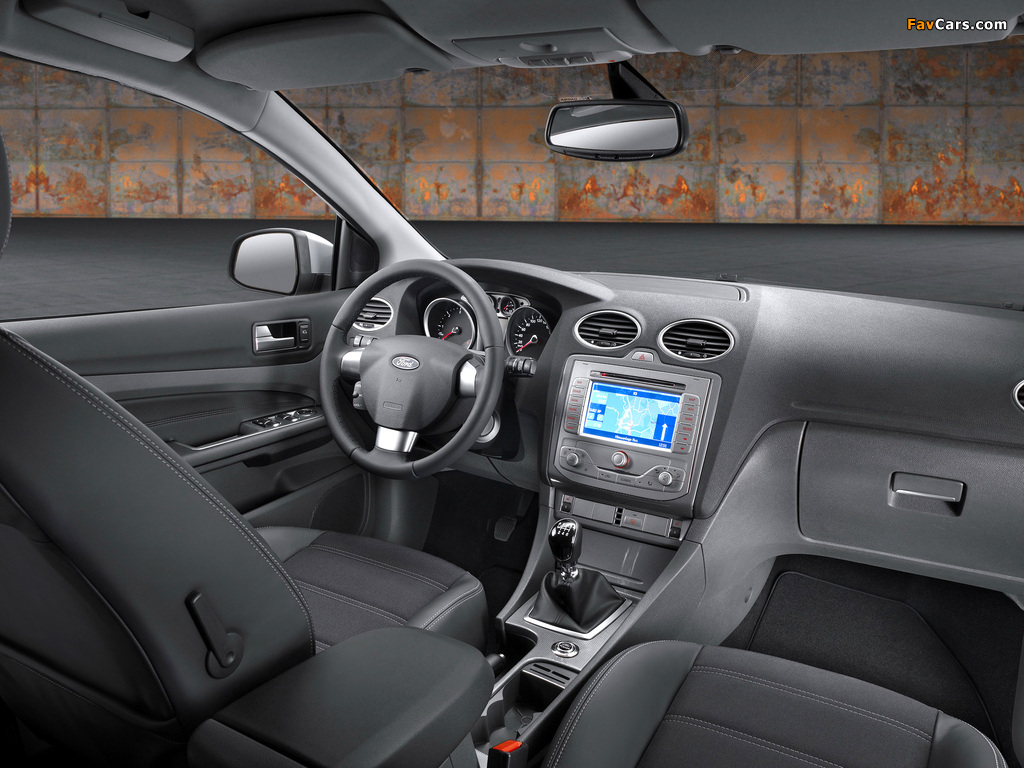 Ford Focus 5-door 2008–11 wallpapers (1024 x 768)