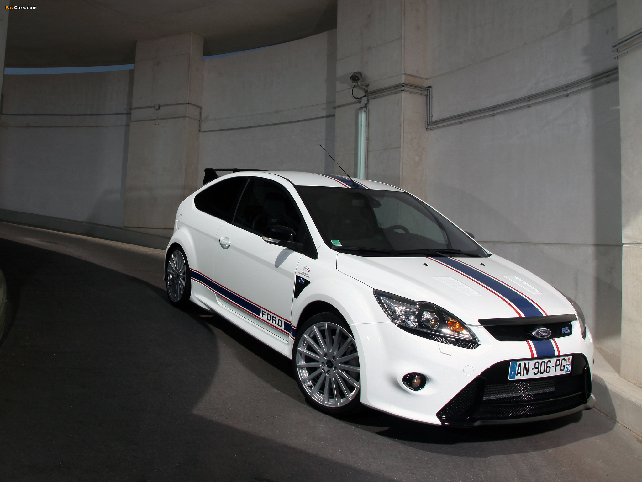 Ford Focus RS Le Mans Edition 2010 wallpapers (2048 x 1536)