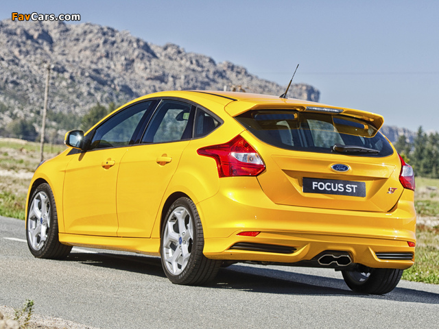 Ford Focus ST ZA-spec 2012 wallpapers (640 x 480)