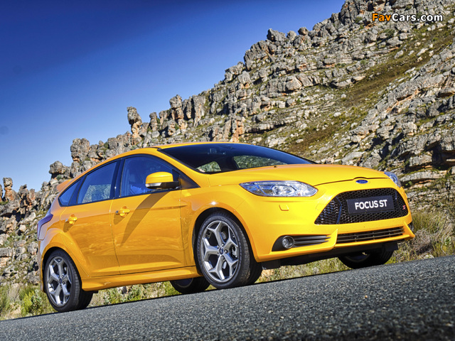 Ford Focus ST ZA-spec 2012 wallpapers (640 x 480)