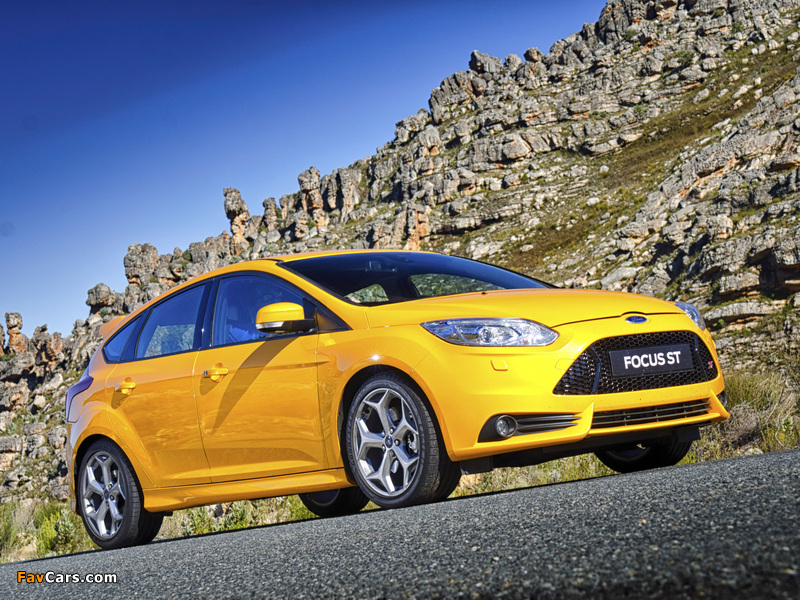 Ford Focus ST ZA-spec 2012 wallpapers (800 x 600)