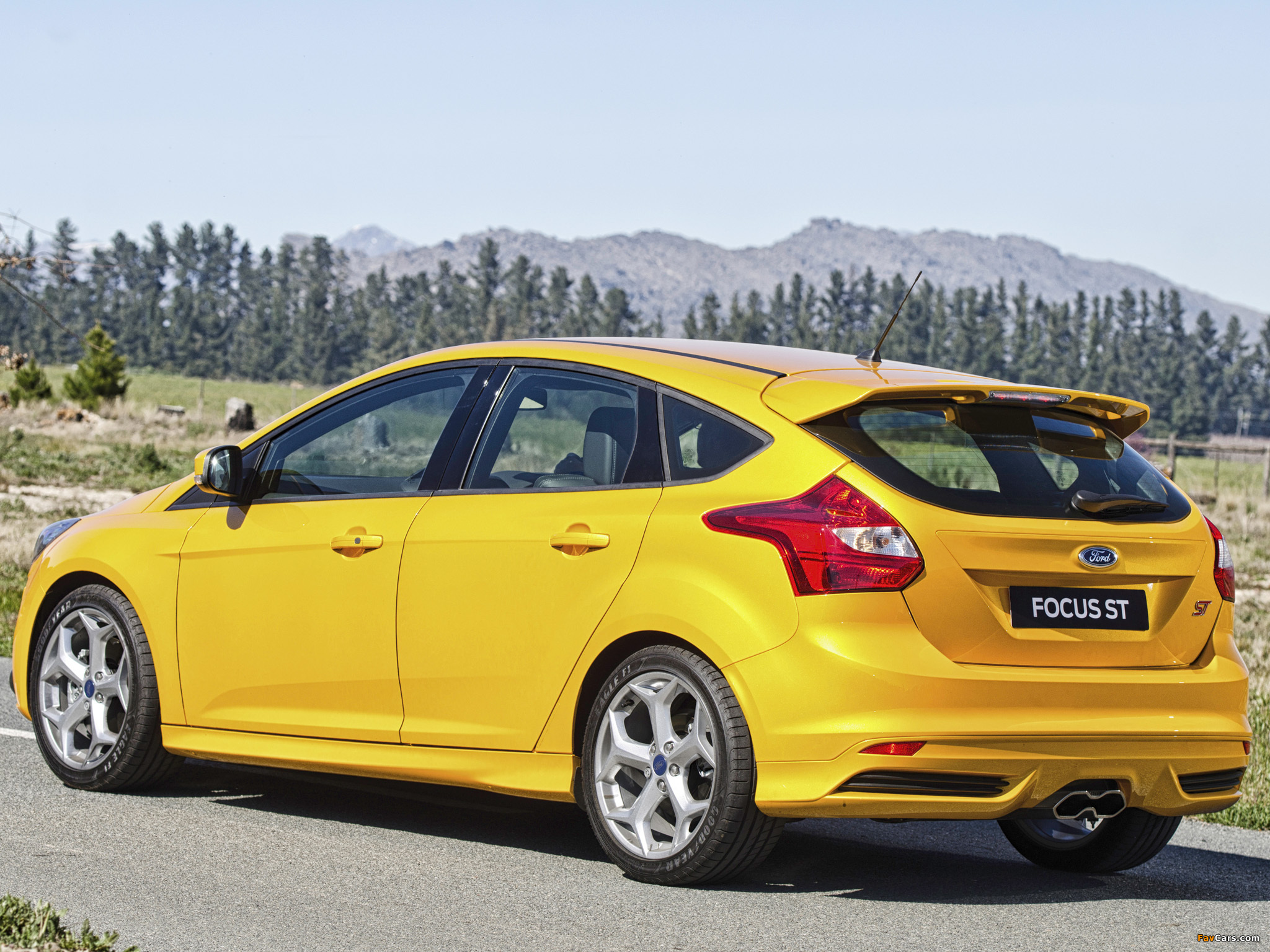 Ford Focus ST ZA-spec 2012 wallpapers (2048 x 1536)