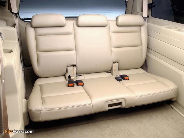 Ford Freestar 2003–06 pictures (640 x 480)