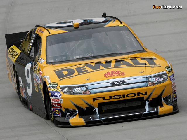 Ford Fusion NASCAR Sprint Cup Series Race Car 2009–12 images (640 x 480)