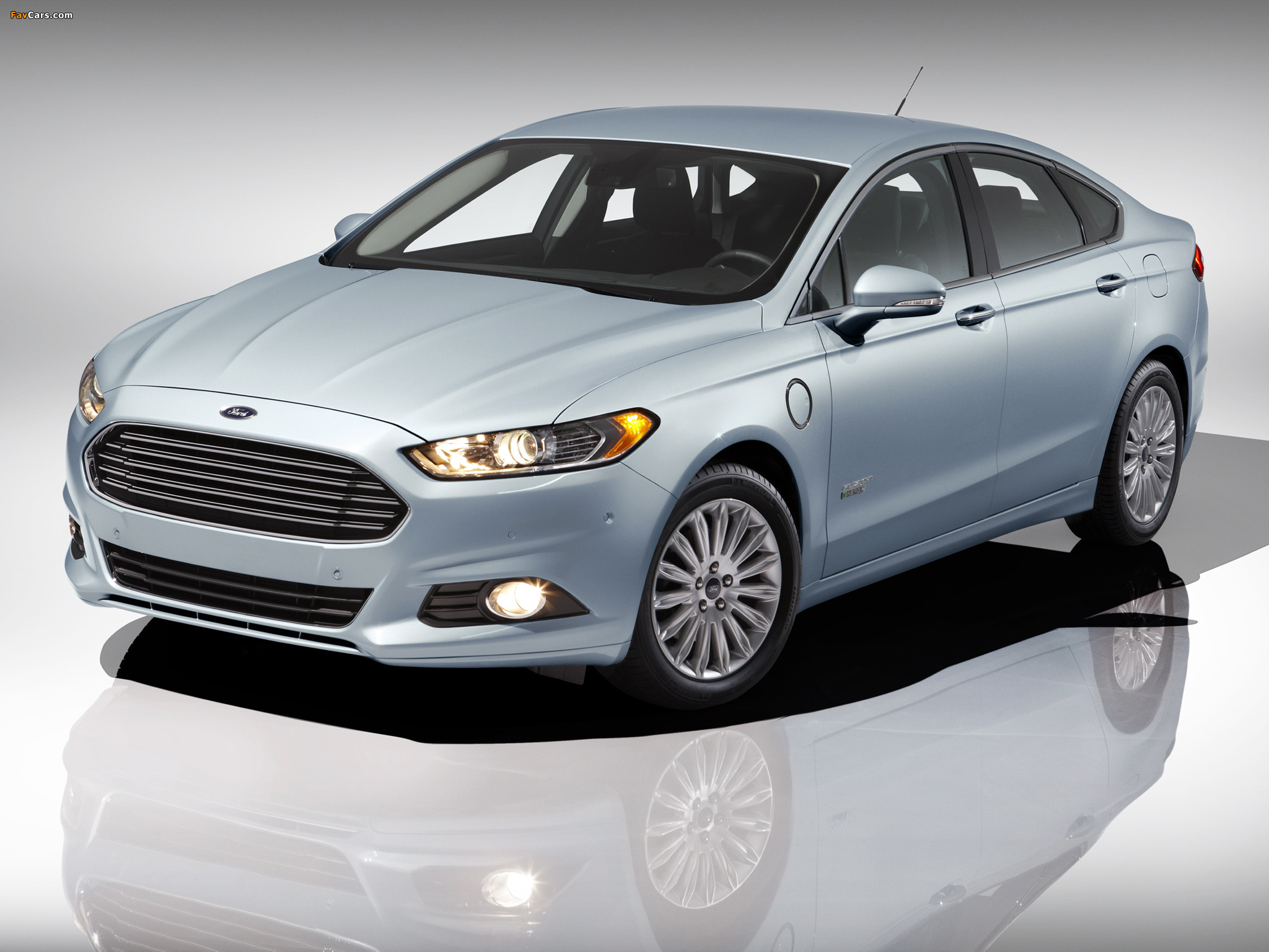 Images of Ford Fusion Energi 2013 (2048 x 1536)