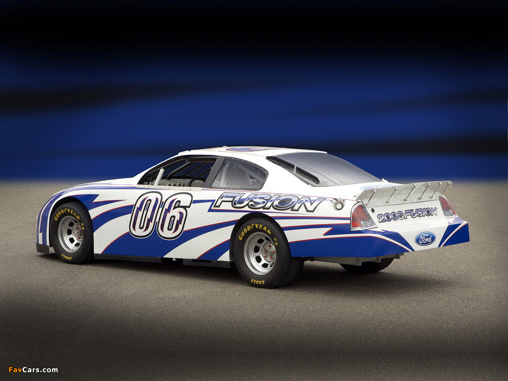 Photos of Ford Fusion NASCAR Sprint Cup Series Race Car 2006–08 (1024 x 768)