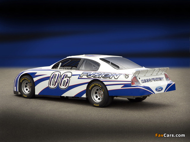 Photos of Ford Fusion NASCAR Sprint Cup Series Race Car 2006–08 (640 x 480)