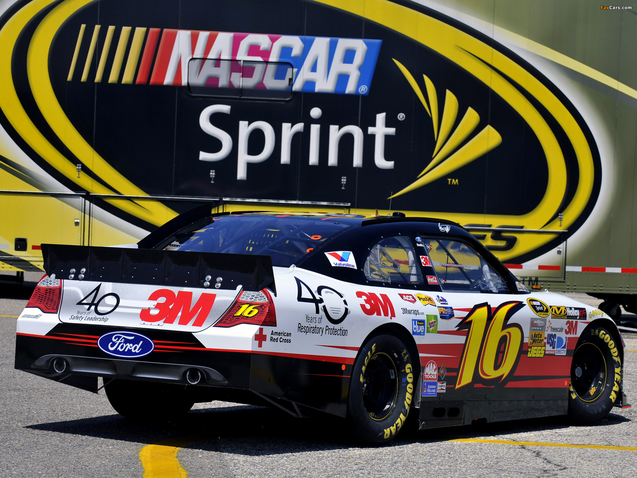 Photos of Ford Fusion NASCAR Sprint Cup Series Race Car 2009–12 (2048 x 1536)