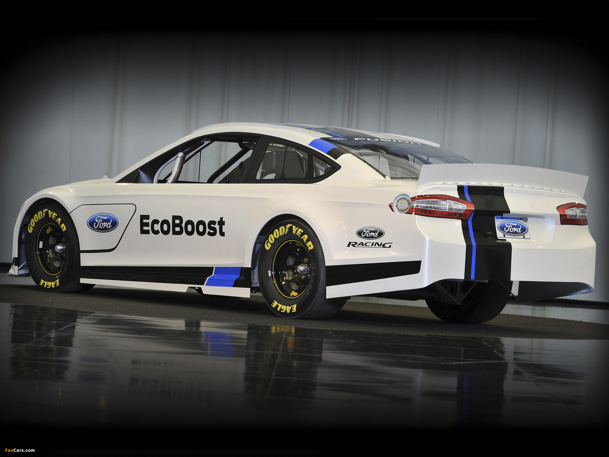 Pictures of Ford Fusion NASCAR Race Car 2012 (2048 x 1536)