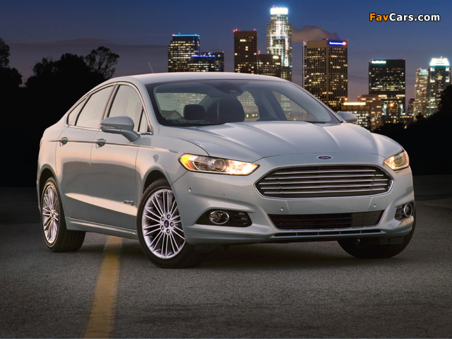 Pictures of Ford Fusion Hybrid 2012 (640 x 480)