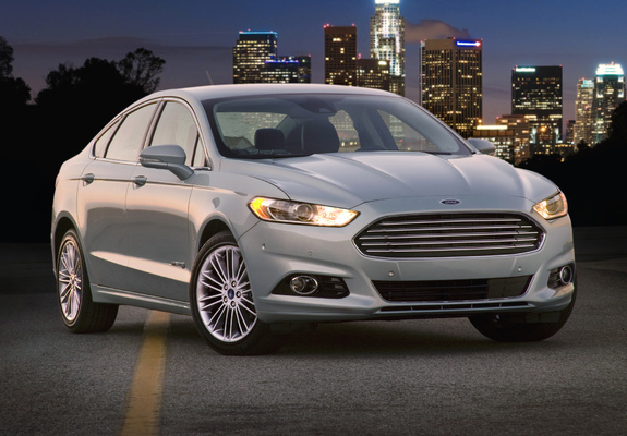 Pictures of Ford Fusion Hybrid 2012