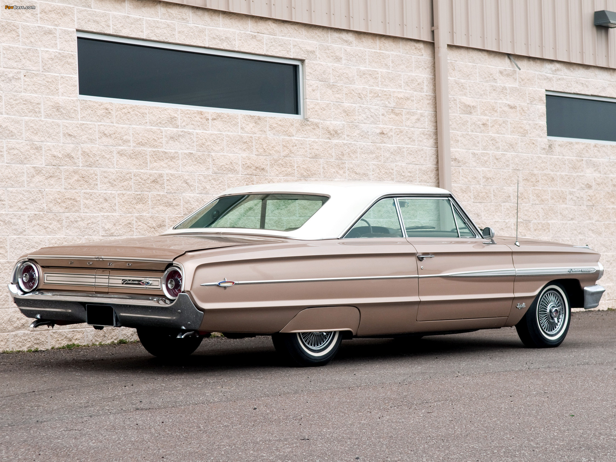 Images of Ford Galaxie 500 XL Hardtop Coupe 1964 (2048 x 1536)