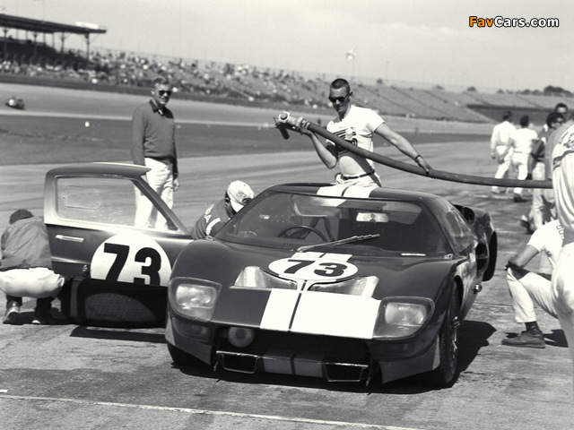 Photos of Ford GT40 at Daytona 1965 (640 x 480)