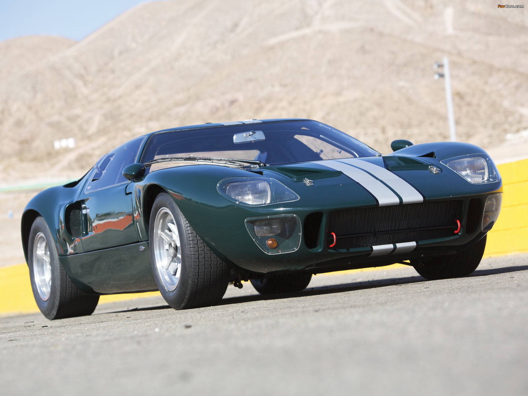 Photos of Ford GT40 (MkII) 1965–66 (2048 x 1536)