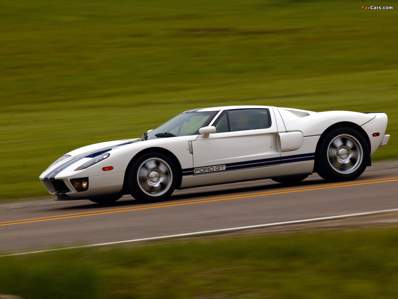 Pictures of Ford GT 2004–06 (1280 x 960)