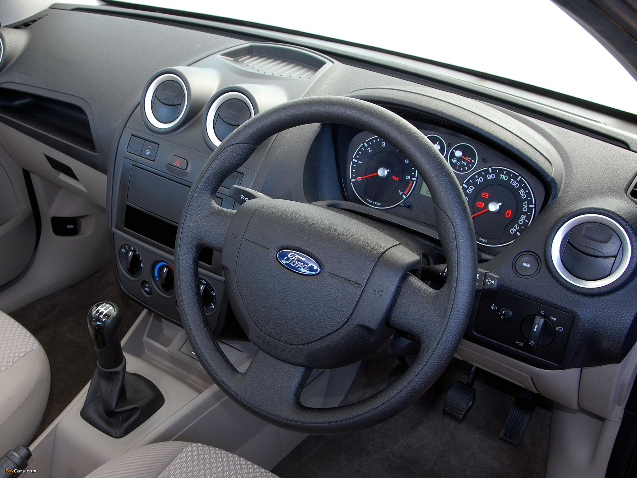 Ford Ikon ZA-spec 2006–08 images (2048 x 1536)