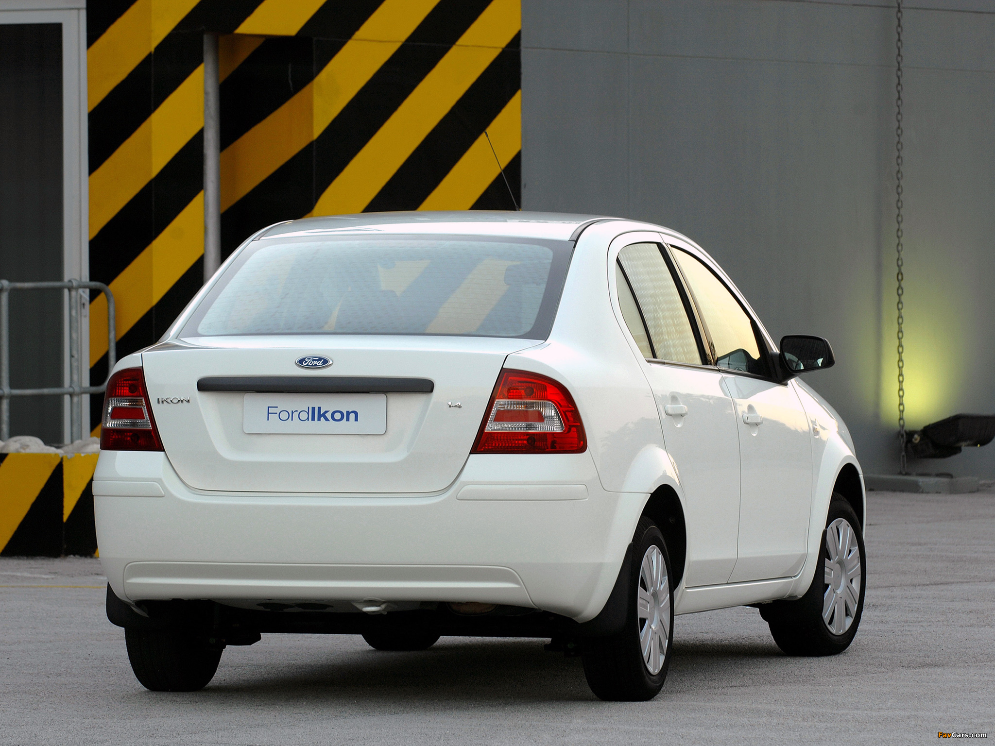 Images of Ford Ikon ZA-spec 2006–08 (2048 x 1536)