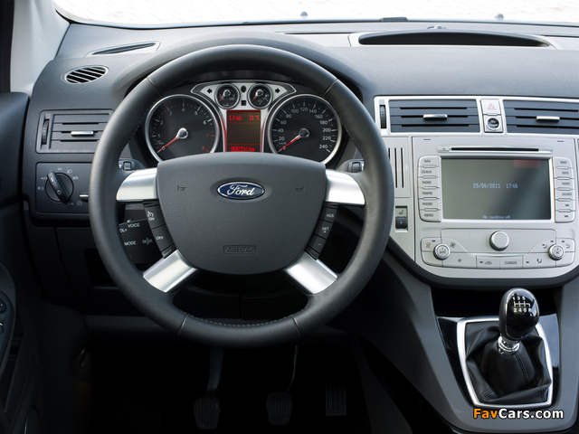 Ford Kuga Titanium S 2011 wallpapers (640 x 480)