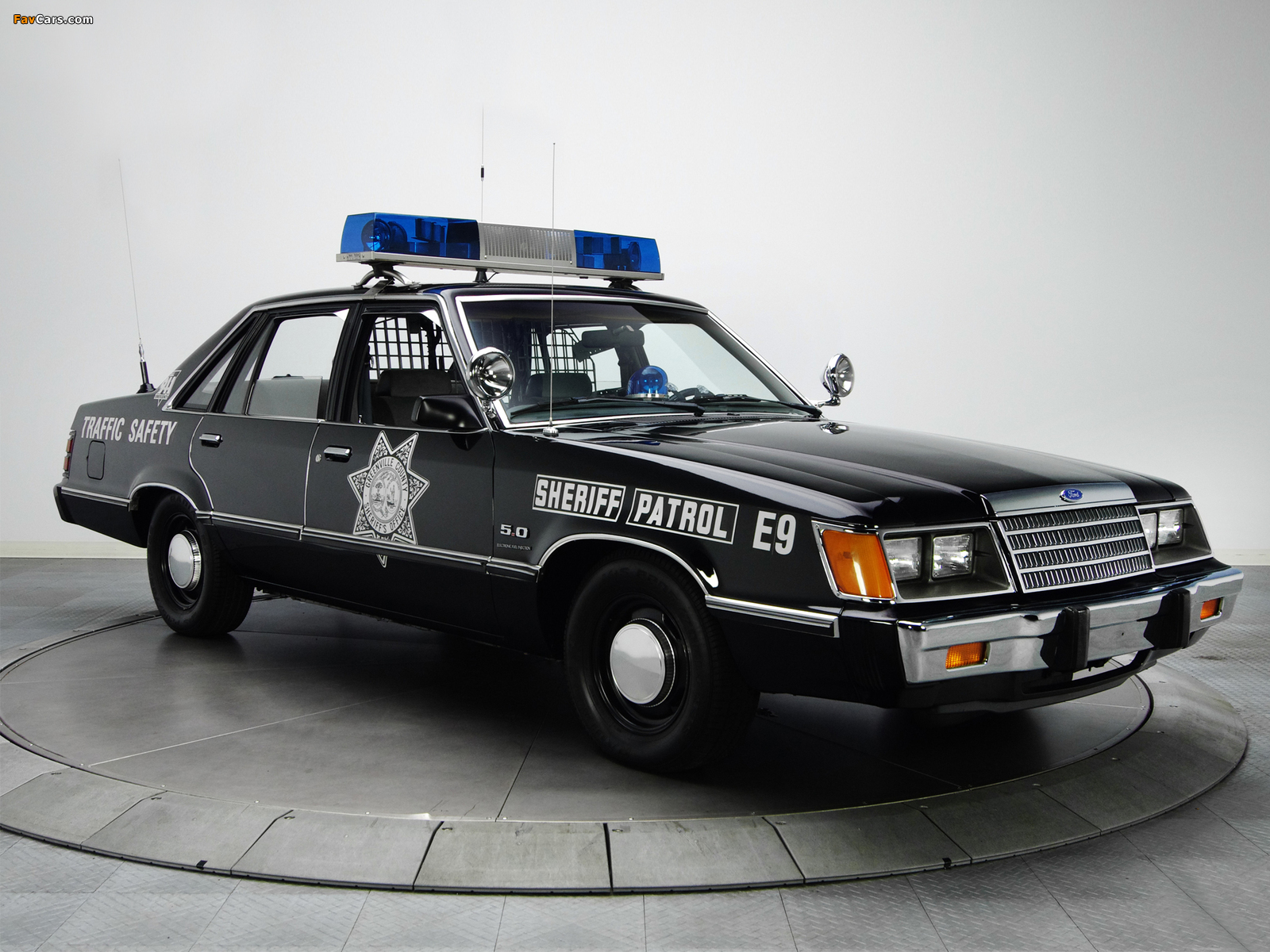 Pictures of Ford LTD Patrol Car 1984–85 (1600 x 1200)