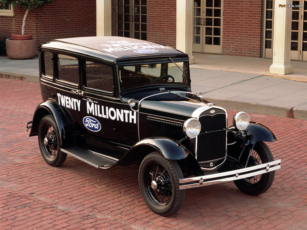 Ford Model A Town Sedan 1930–31 photos (1280 x 960)