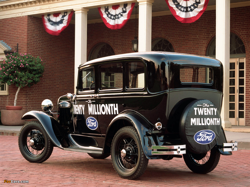 Photos of Ford Model A Town Sedan 1930–31 (1024 x 768)