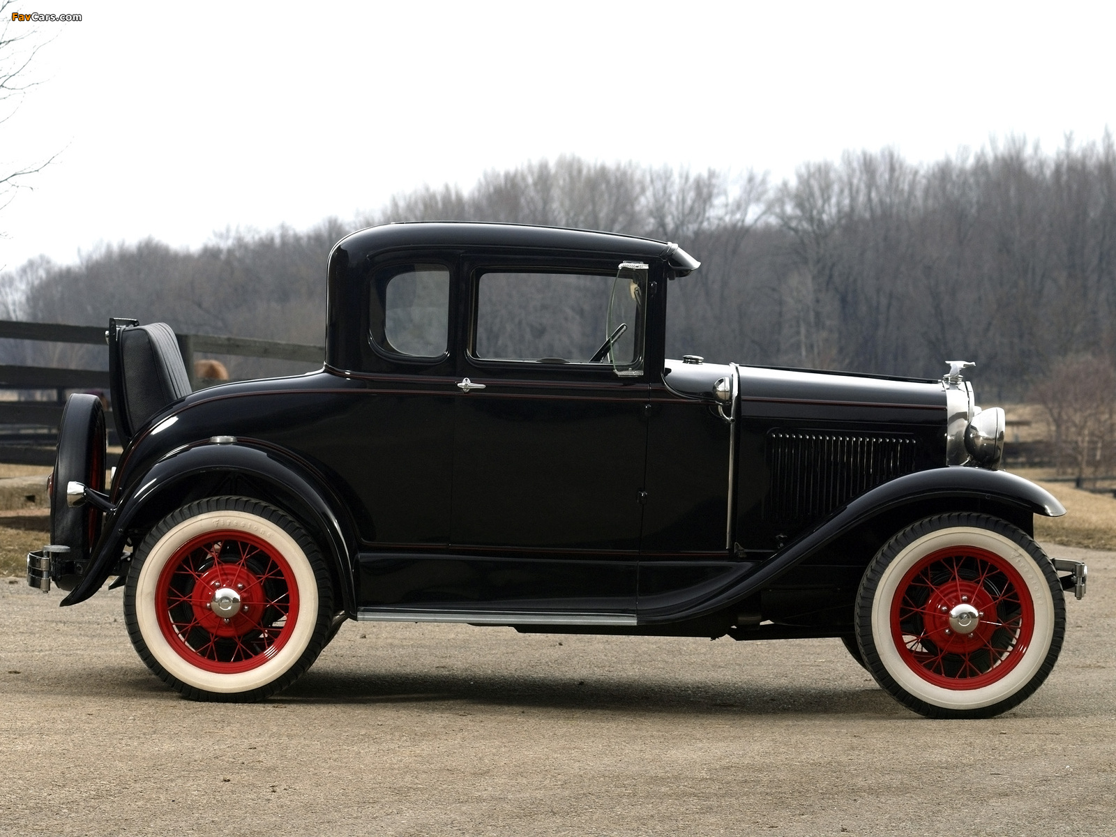 Photos of Ford Model A 5-window Coupe (45B) 1930–31 (1600 x 1200)