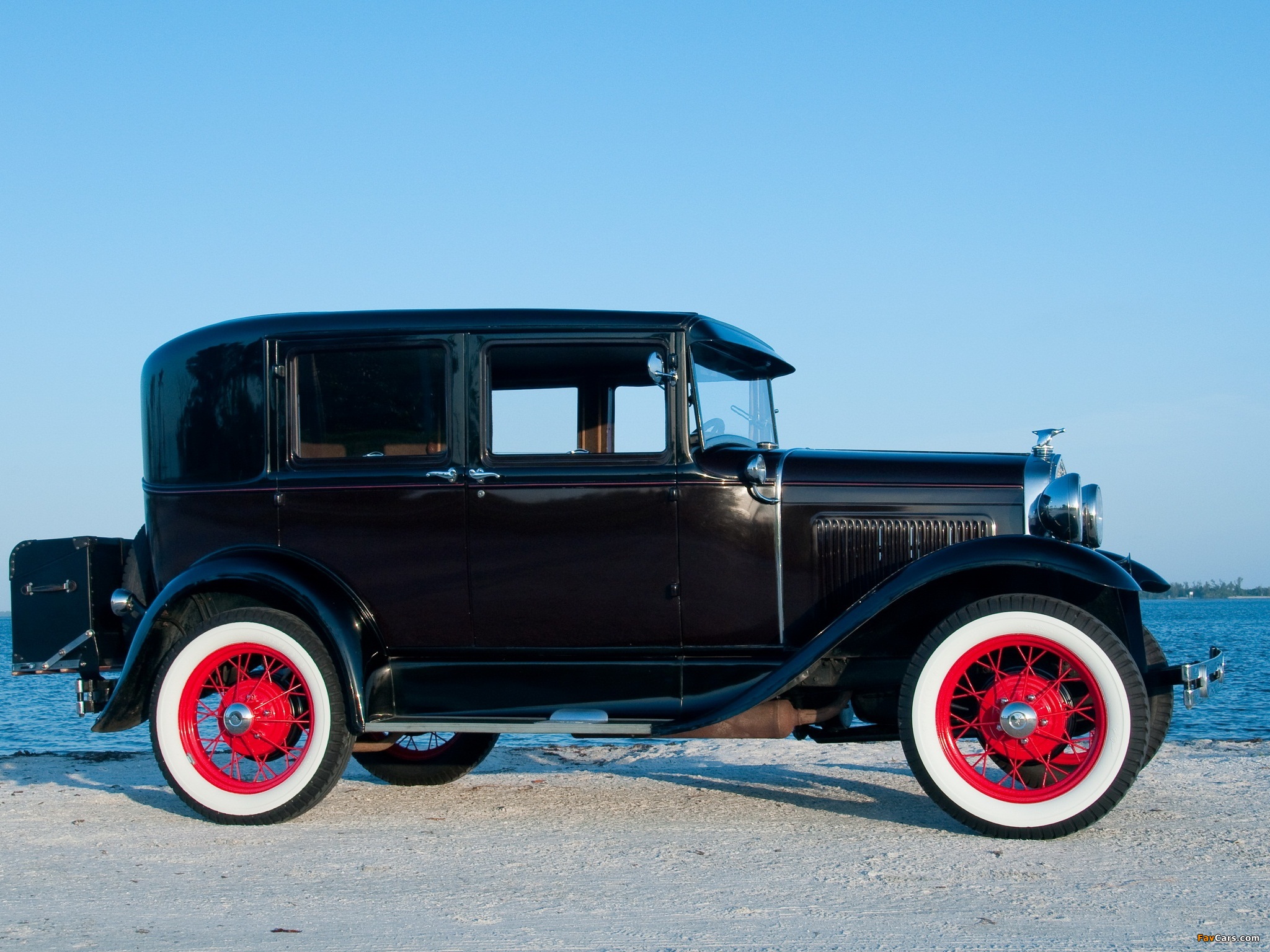 Ford Model A Fordor Sedan (170V) 1930–31 wallpapers (2048 x 1536)