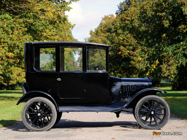 Ford Model T Center Door Sedan 1915–23 images (640 x 480)
