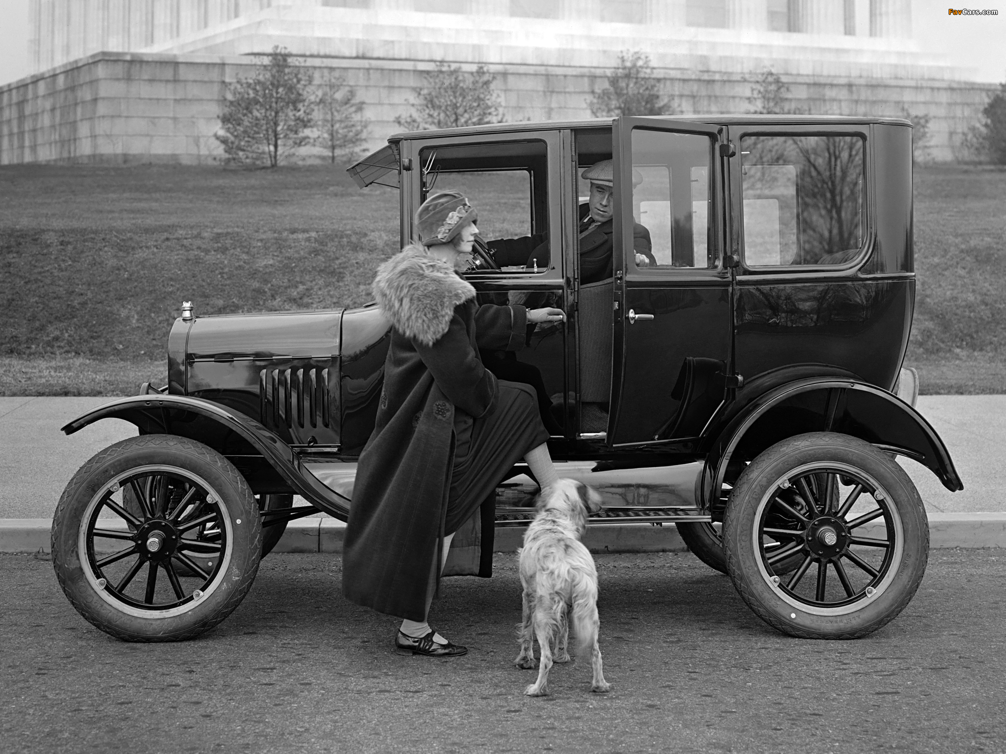 Ford Model T Center Door Sedan 1915–23 photos (2048 x 1536)