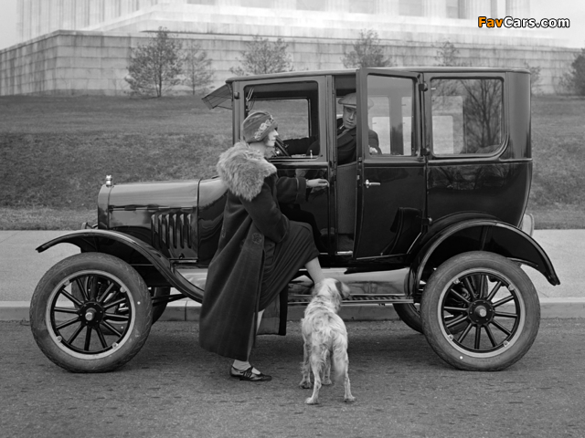 Ford Model T Center Door Sedan 1915–23 photos (640 x 480)