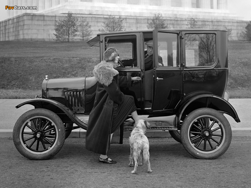 Ford Model T Center Door Sedan 1915–23 photos (800 x 600)