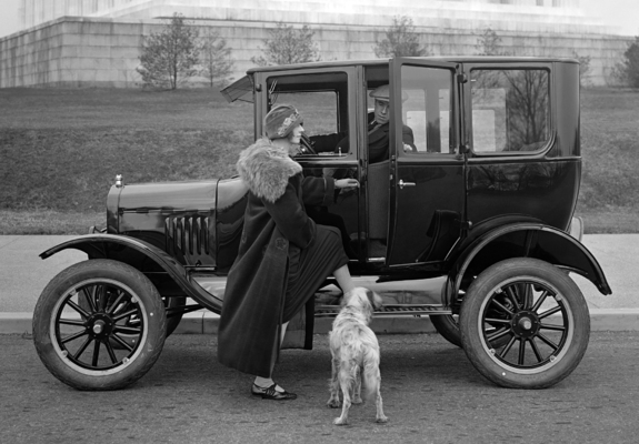 Ford Model T Center Door Sedan 1915–23 photos