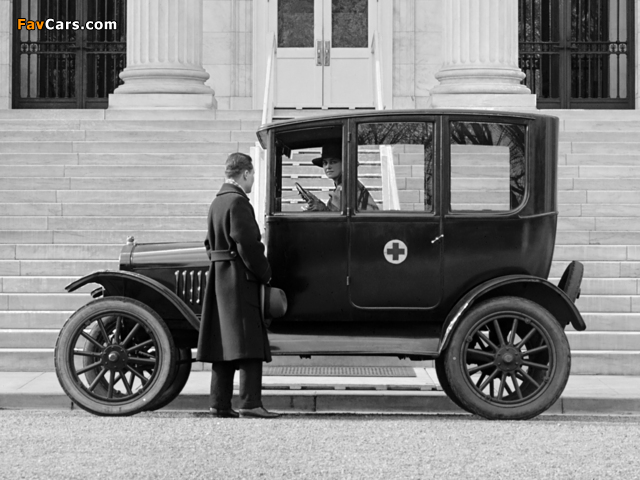 Ford Model T Center Door Sedan 1915–23 pictures (640 x 480)