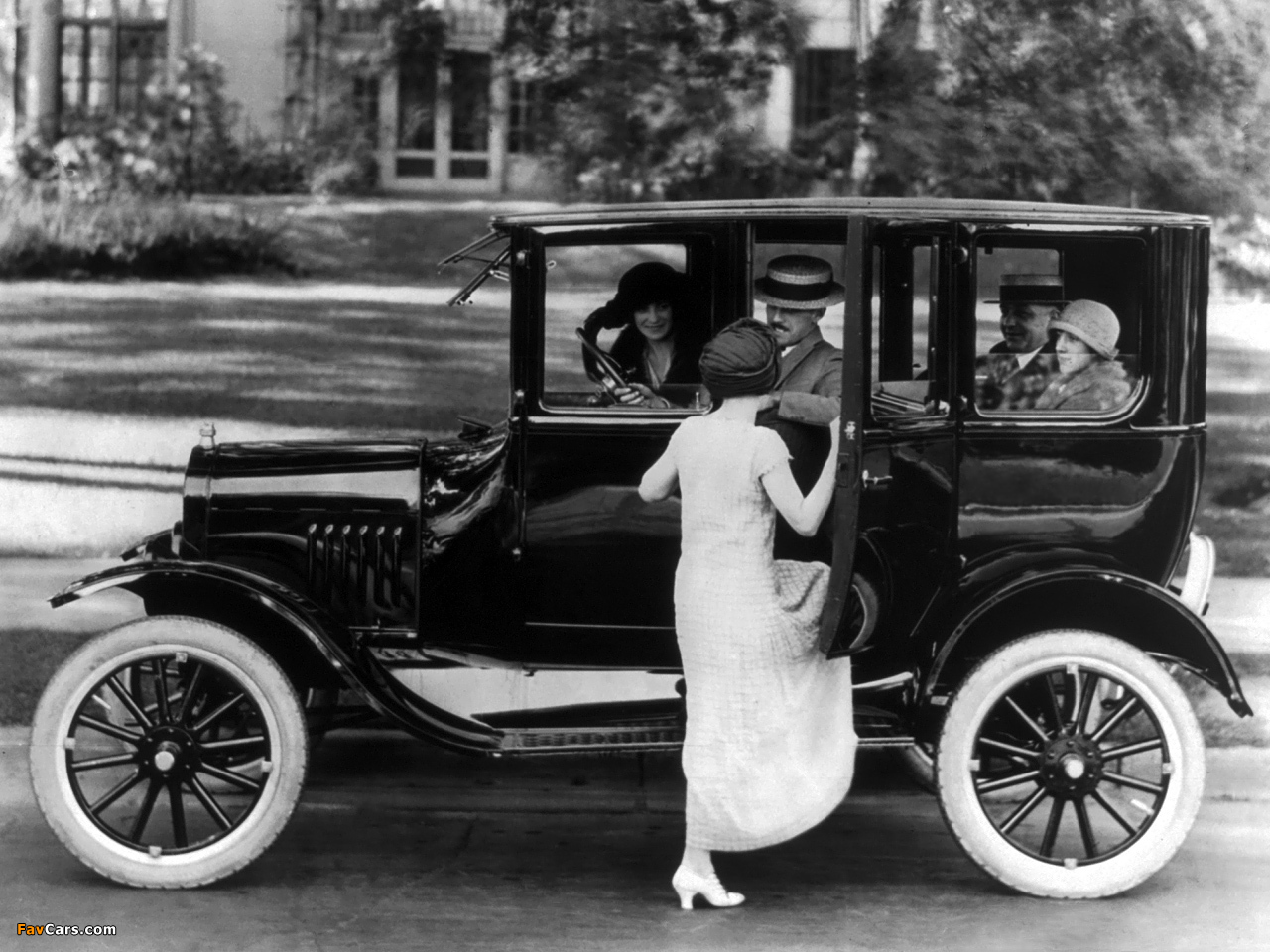 Ford Model T Center Door Sedan 1915–23 wallpapers (1280 x 960)