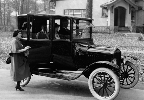 Ford Model T Center Door Sedan 1915–23 wallpapers